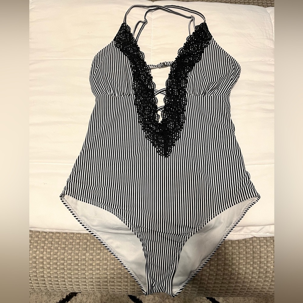 Cupshe Swimsuit